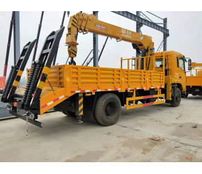 重型隨車吊起重機 工廠遙控技術的革新與應用
